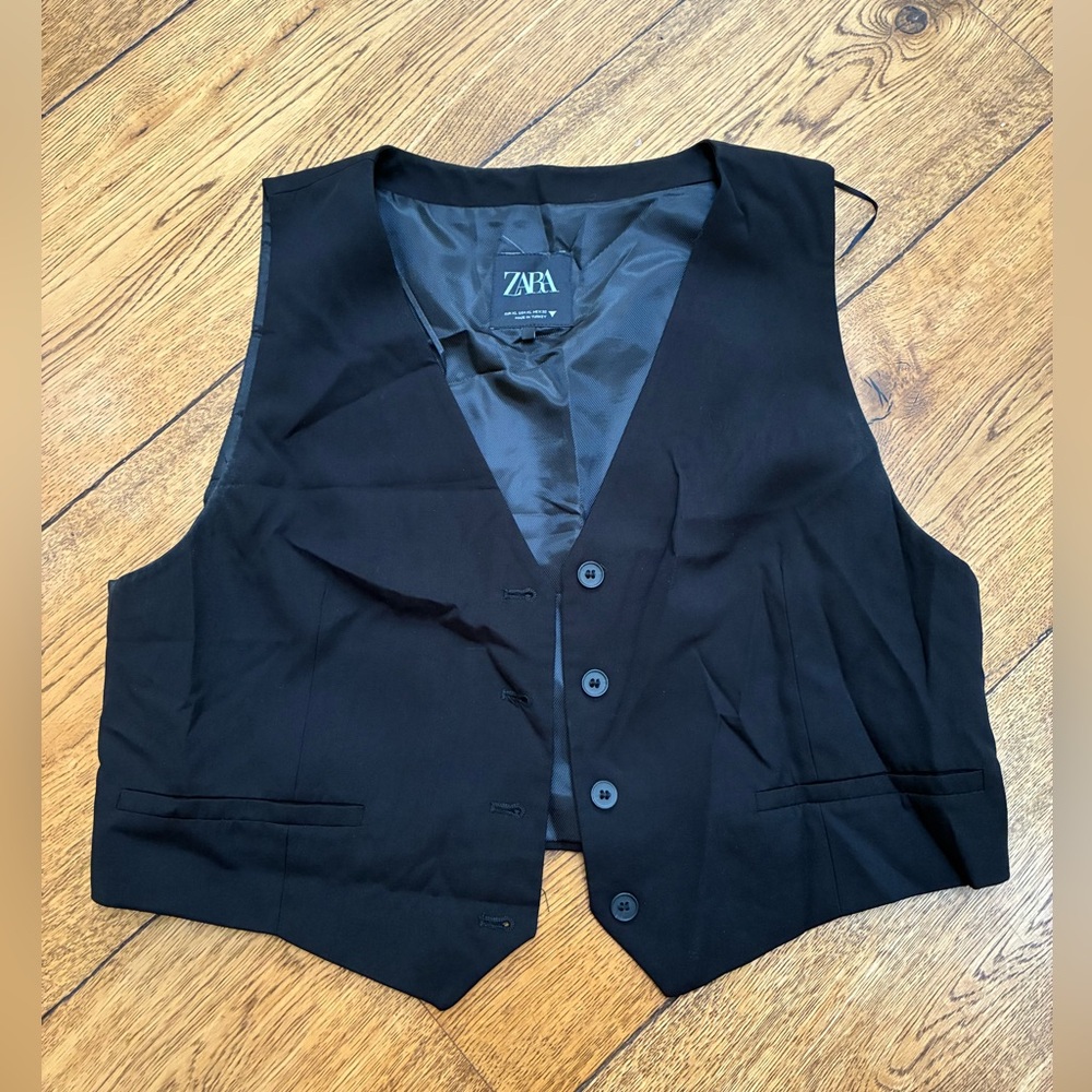 Zara Black Sleeveless Vest